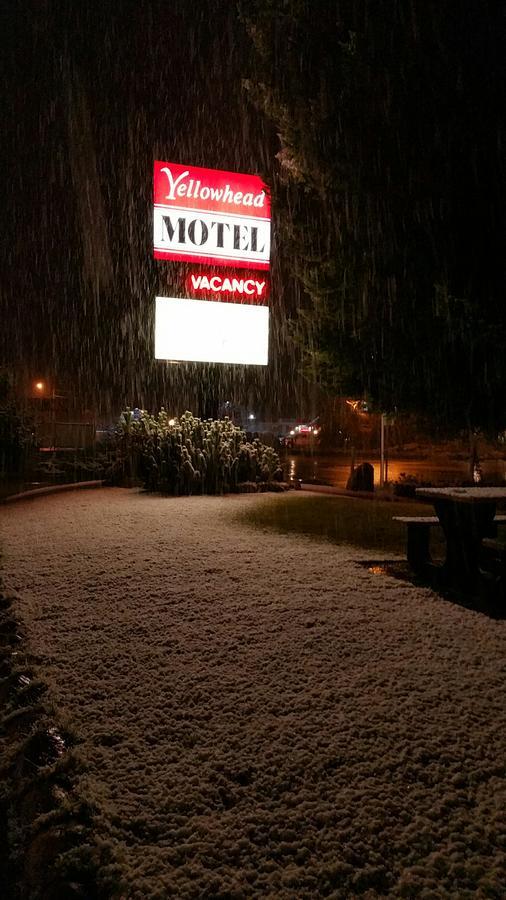 Yellowhead Motel Valemount Exterior foto